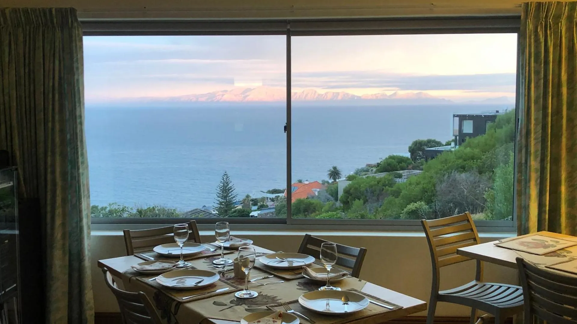 1 Mountain Rd Boutique B & B Fish Hoek Güney Afrika